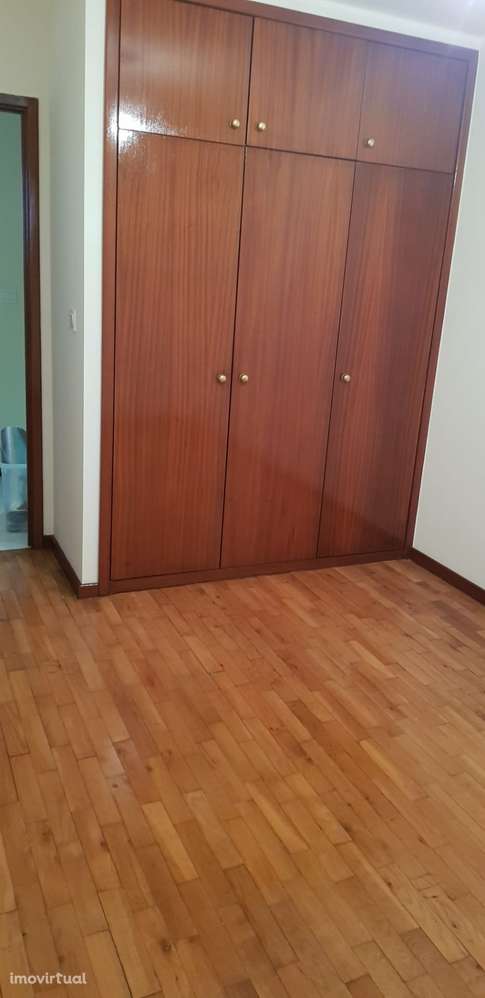 T2 em Águas santas, 75m2, 2 frentes, excelente localização - Grande imagem: 5/13