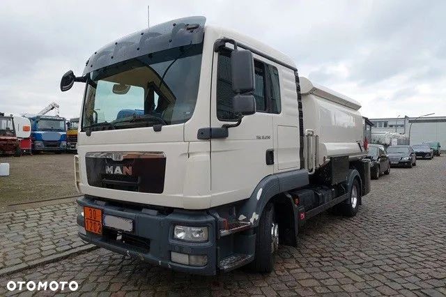 Mercedes-Benz Antos - 13