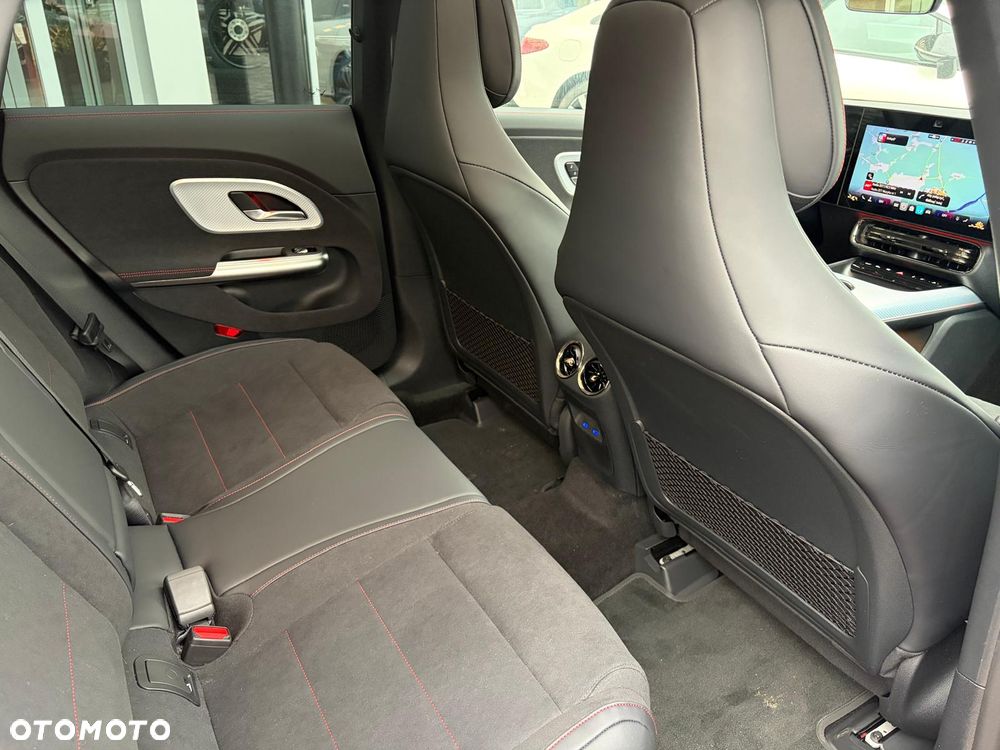 Mercedes-Benz CLA 200 mHEV 8G-DCT - 18