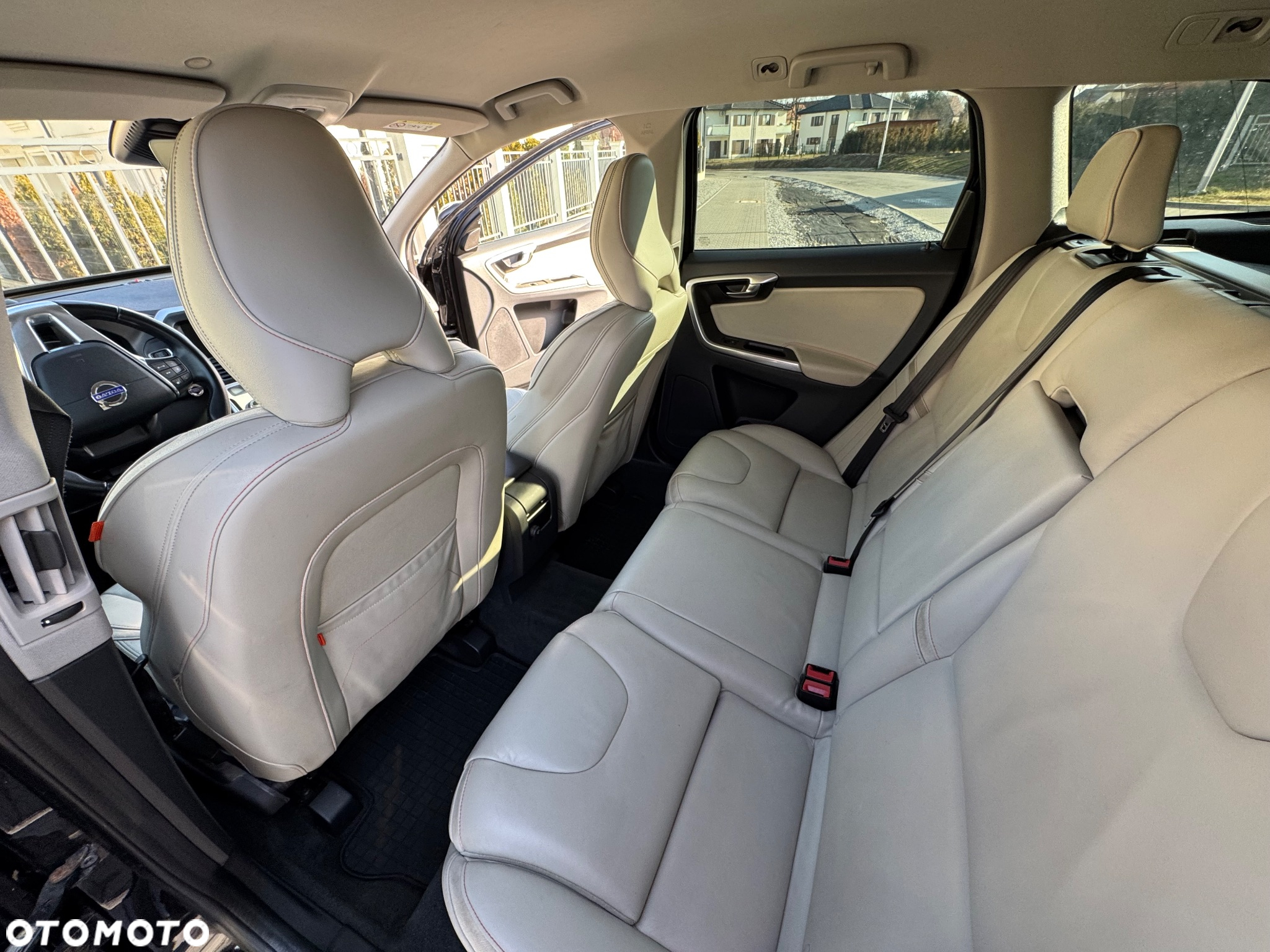 Volvo XC 60 D4 Drive-E Ocean Race - 16