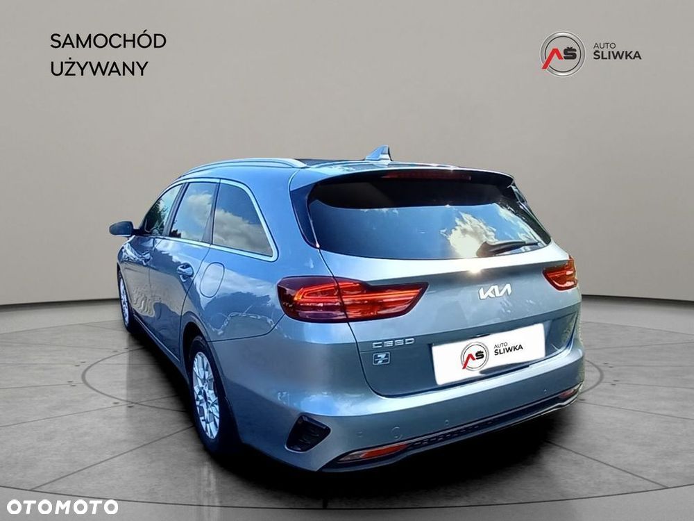 Kia Ceed - 8