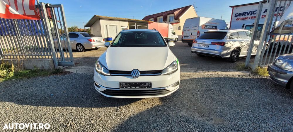 Volkswagen Golf - 2