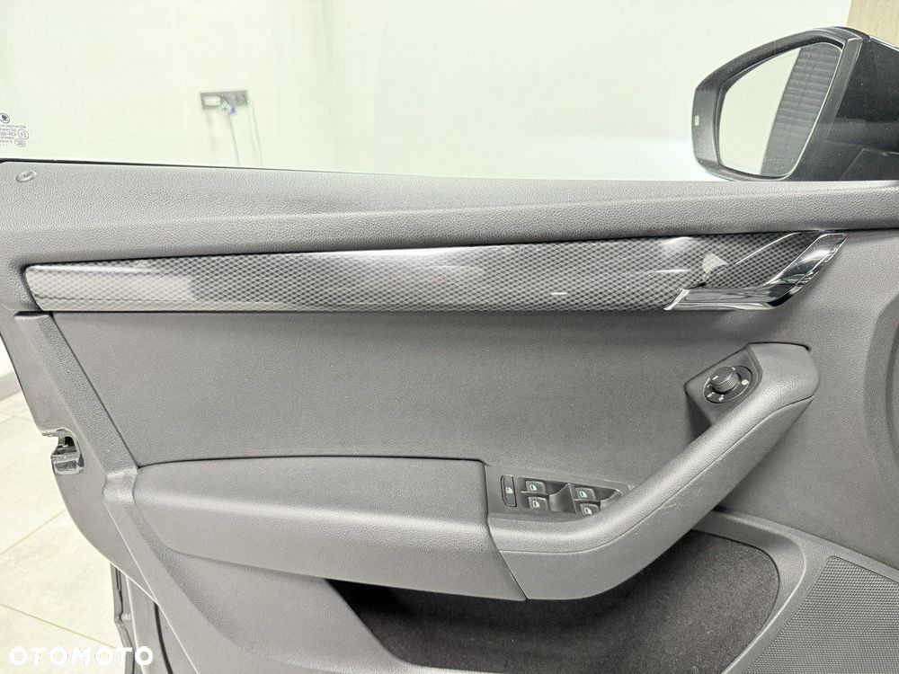 Skoda Octavia 2.0 TDI RS DSG - 33