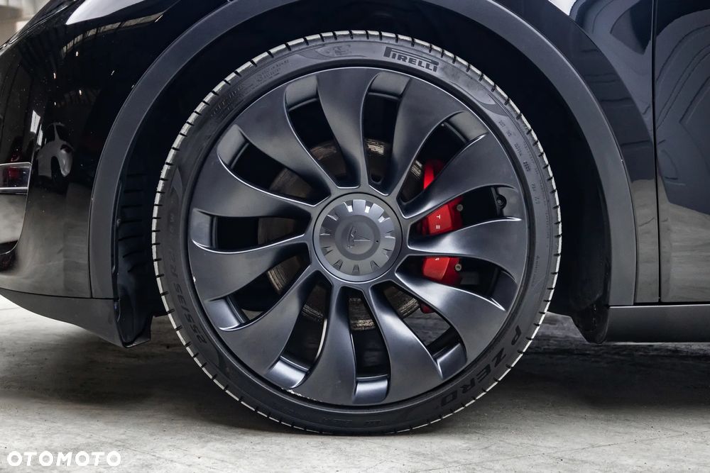 Tesla Y Performance AWD - 34