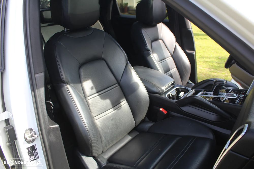 Porsche Cayenne Coupé Tiptronic S Platinum Edition - 39