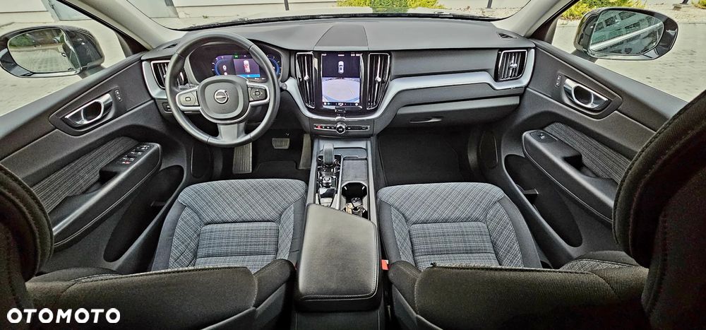 Volvo XC 60 B4 D Momentum Pro - 28