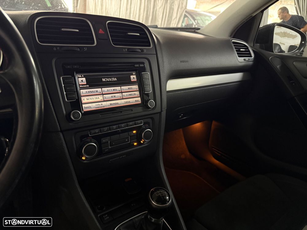 VW Golf 1.6 TDi Highline - 14