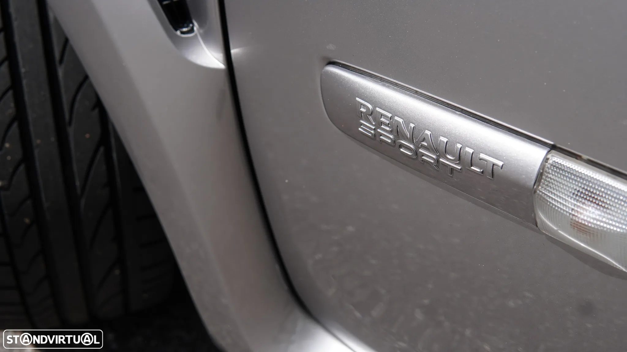 Renault Clio 2.0 16V Sport - 8