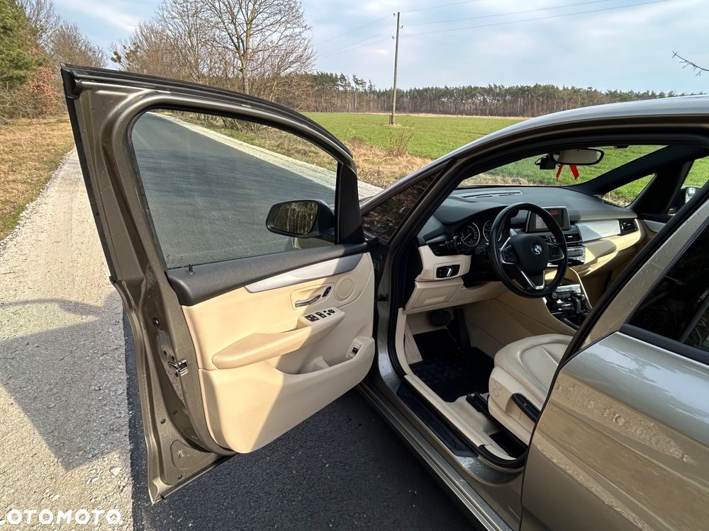 BMW Seria 2 220d - 9