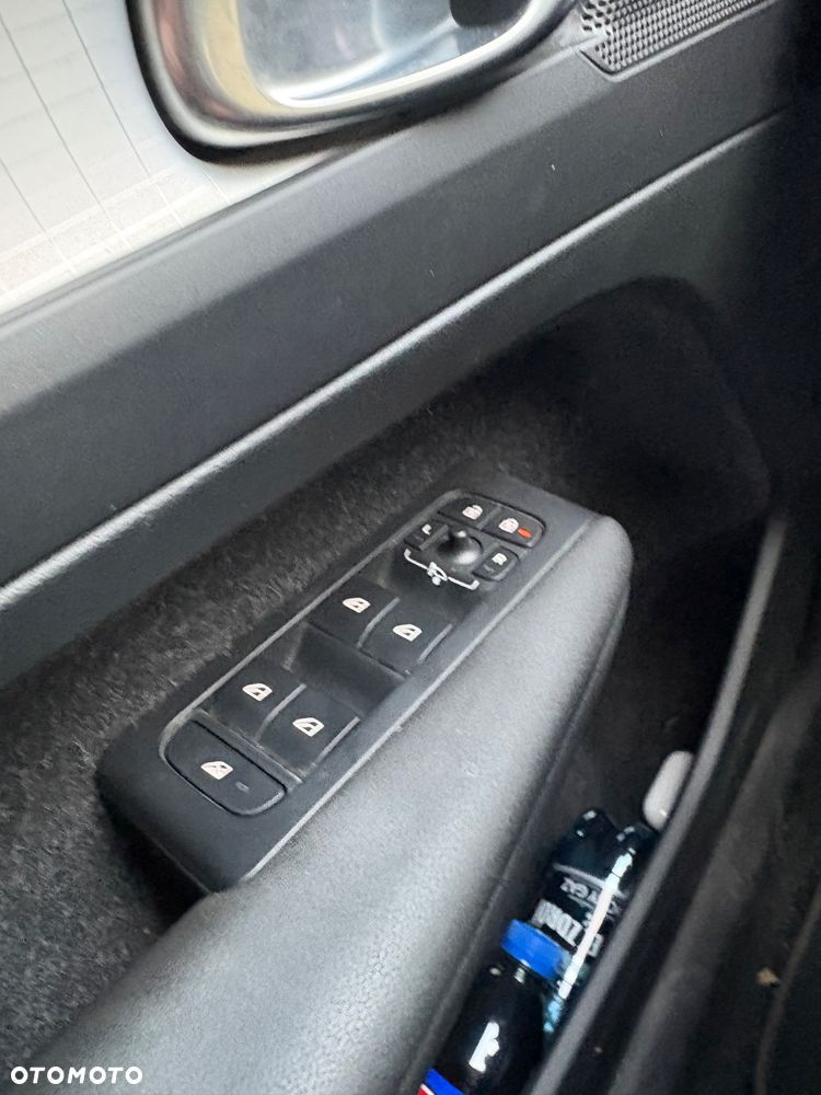 Volvo XC 40 - 22