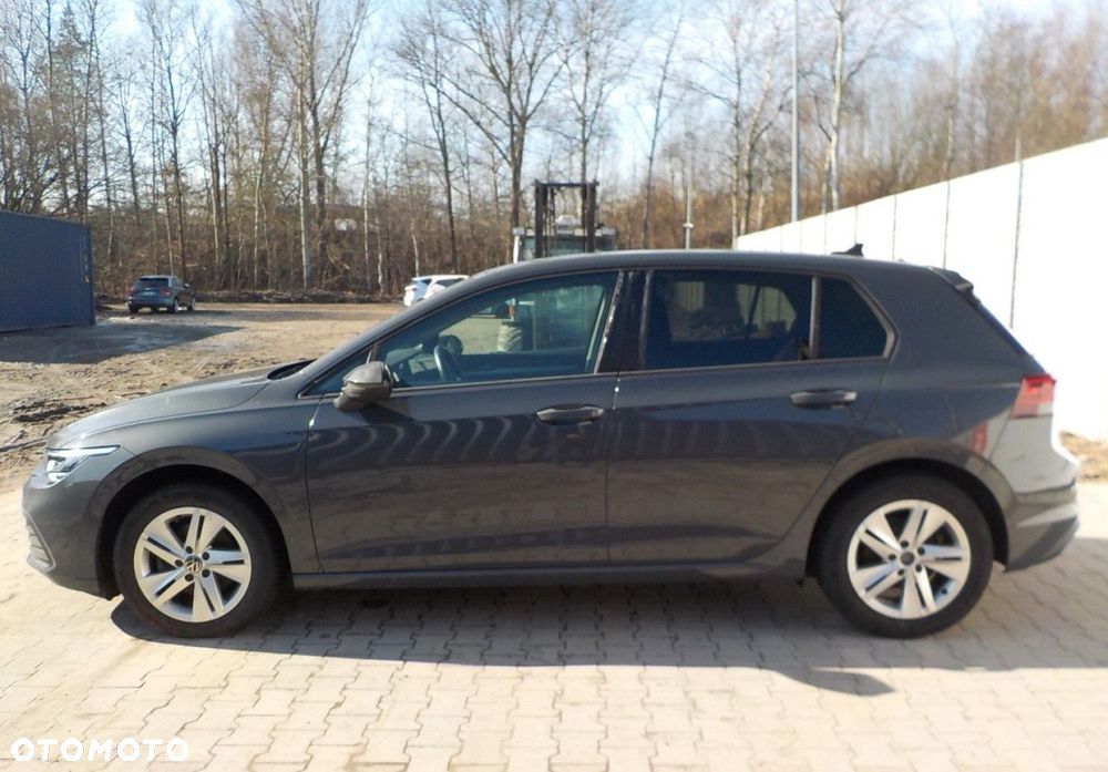 Volkswagen Golf - 8