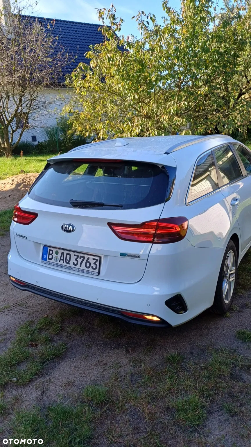 Kia Ceed 1.6 CRDi Eco-Dynamics+ (48V Mild-Hybrid) DCT7 Vision - 2