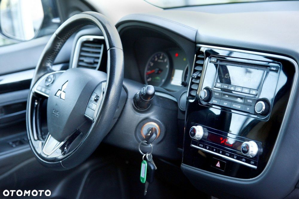 Mitsubishi Outlander - 13