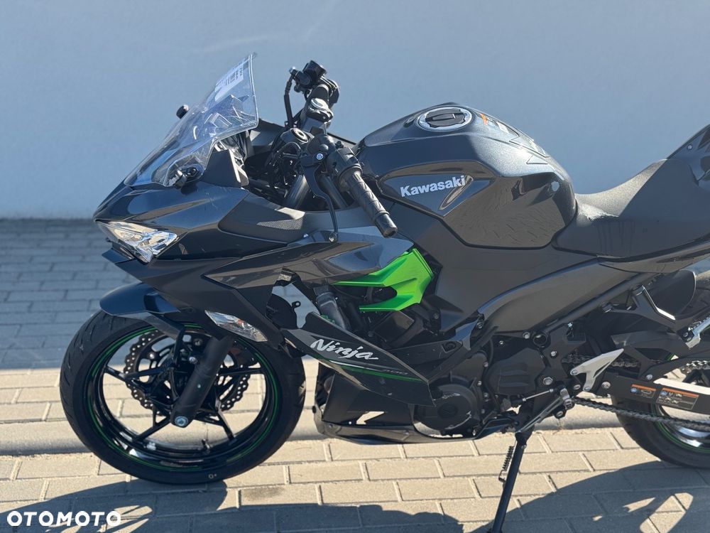 Kawasaki Ninja 400 - 16