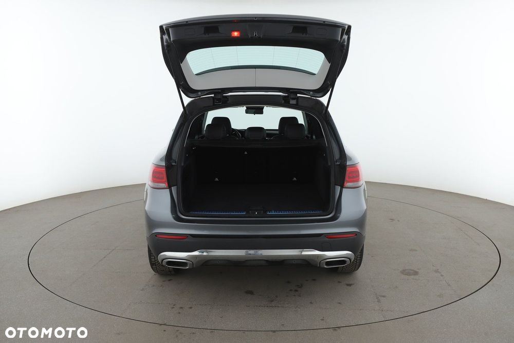 Mercedes-Benz GLC - 27