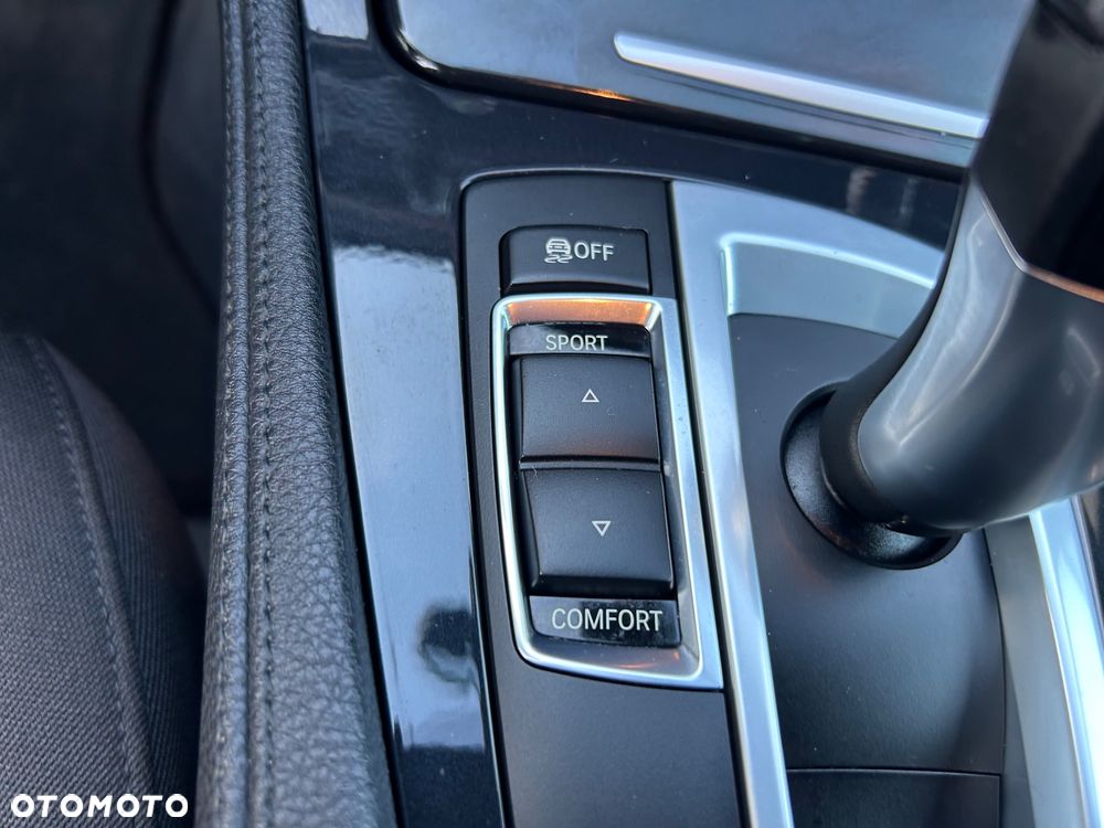 BMW Seria 5 520d Luxury Line - 25