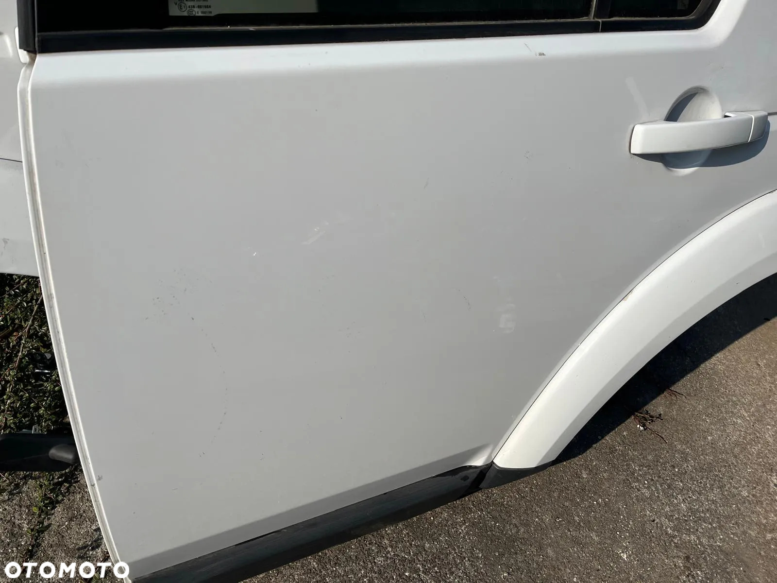 Drzwi tylne lewe białe Land Rover Discovery 4 IV - 2