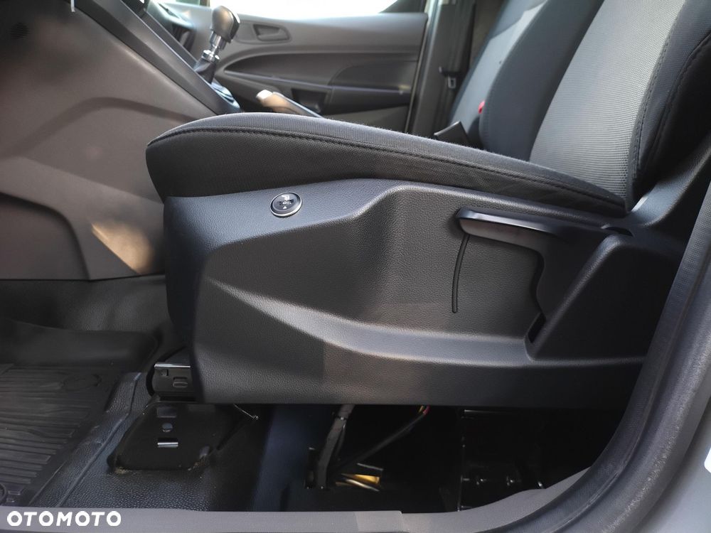 Ford Transit Connect - 27