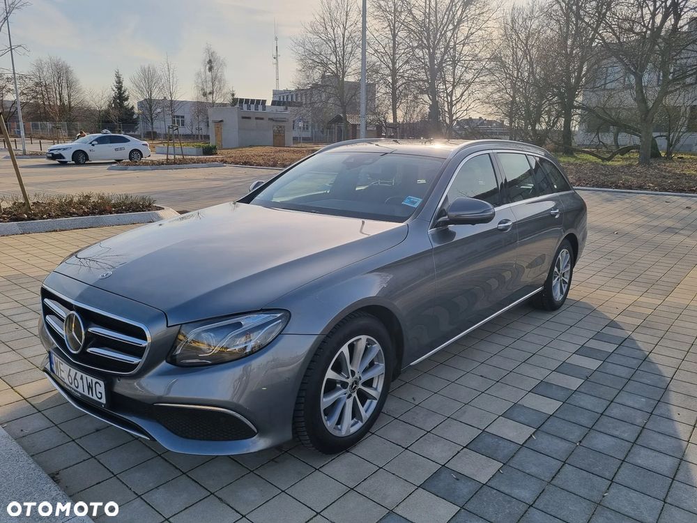 Mercedes-Benz Klasa E 220 d 4-Matic 9G-TRONIC - 2