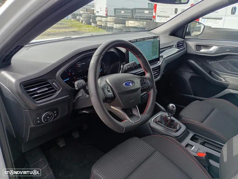 Ford Focus SW 1.0 EcoBoost MHEV ST-Line - 12