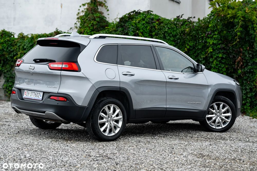 Jeep Cherokee - 15