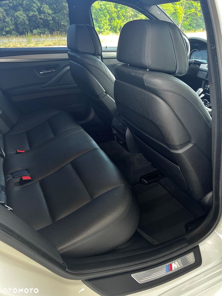 BMW Seria 5 530d xDrive - 31