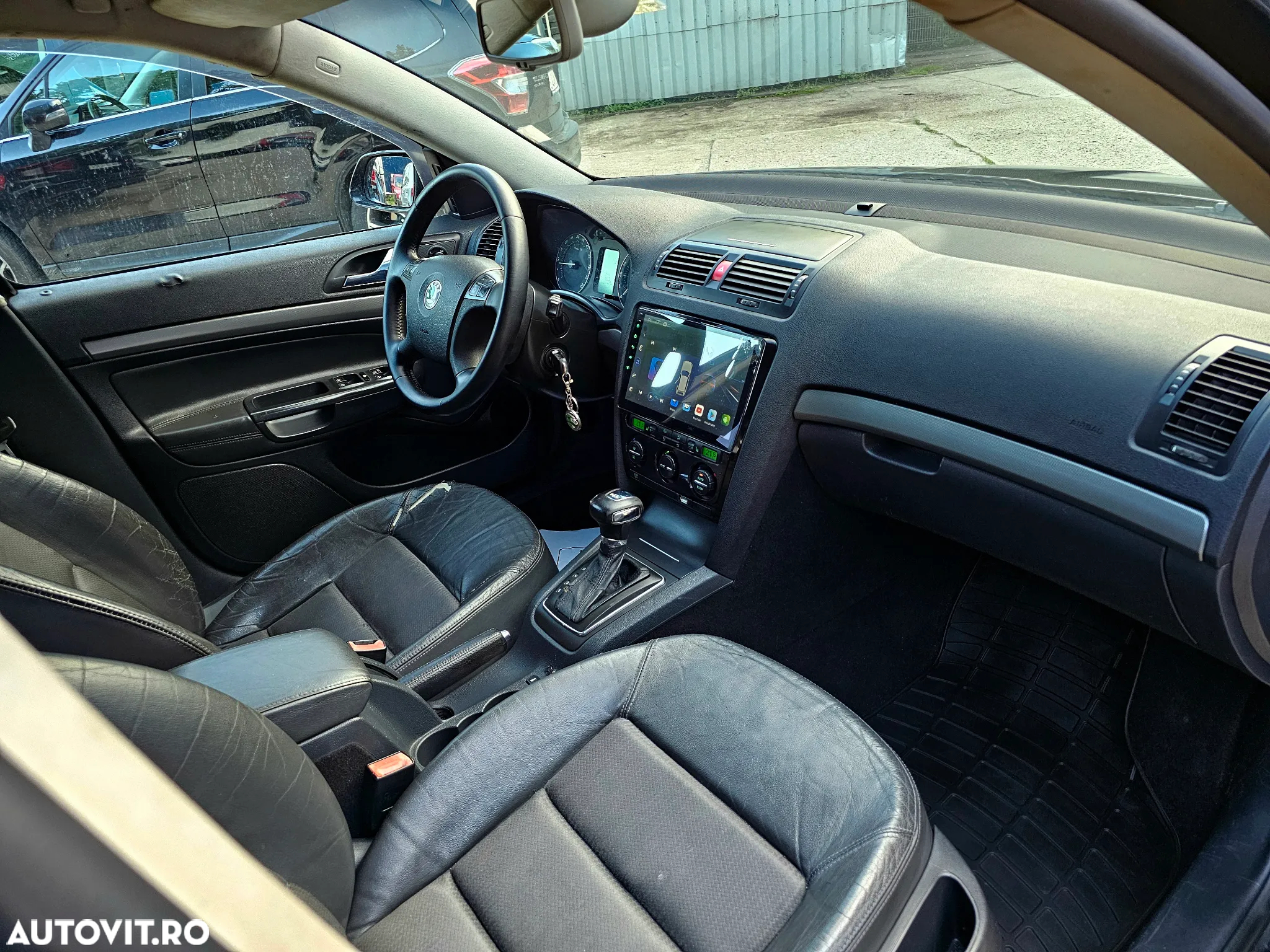 Skoda Octavia Combi 2.0 TDI Elegance Automatic - 20