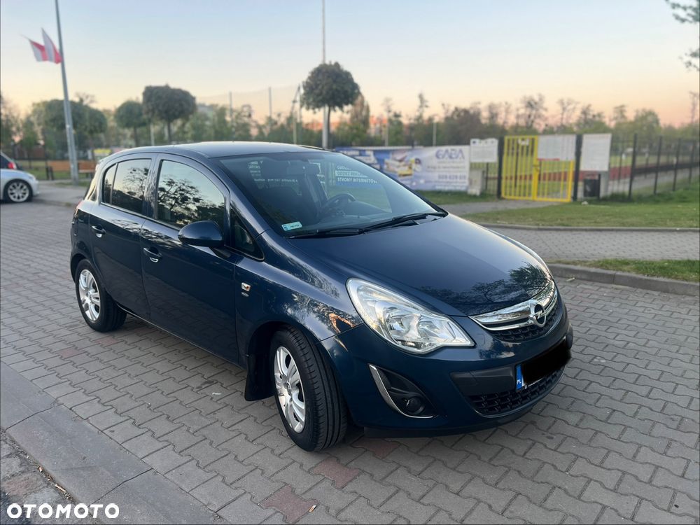 Opel Corsa 1.4 16V Cosmo - 2