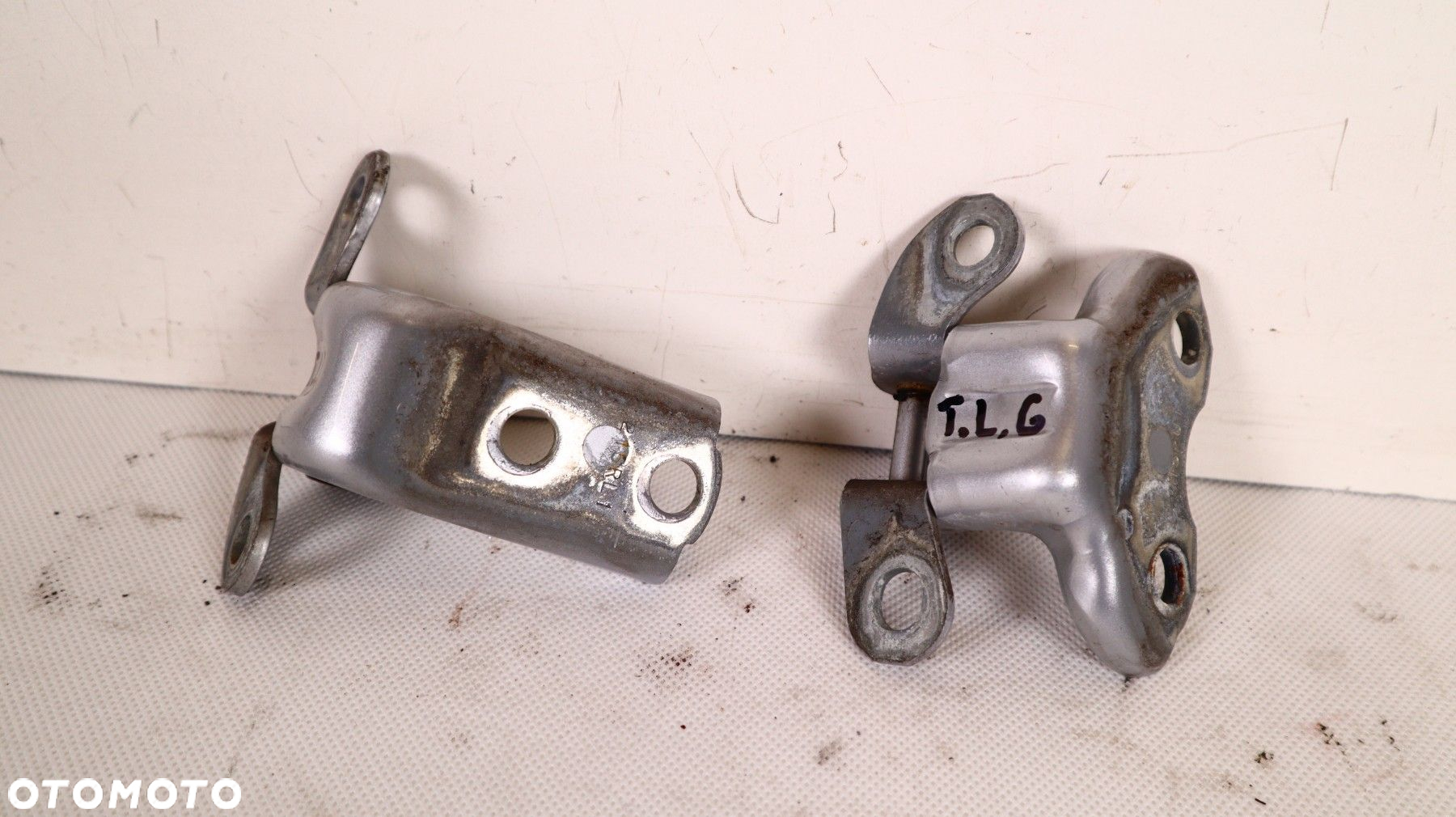 TOYOTA LAND CRUISER 200 ZAWIASY DRZWI LEWY TYŁ 1F7 - 4