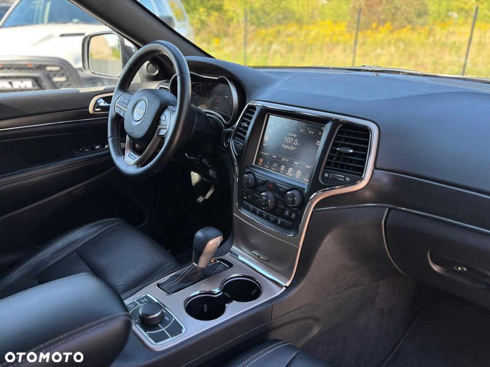 Jeep Grand Cherokee - 26