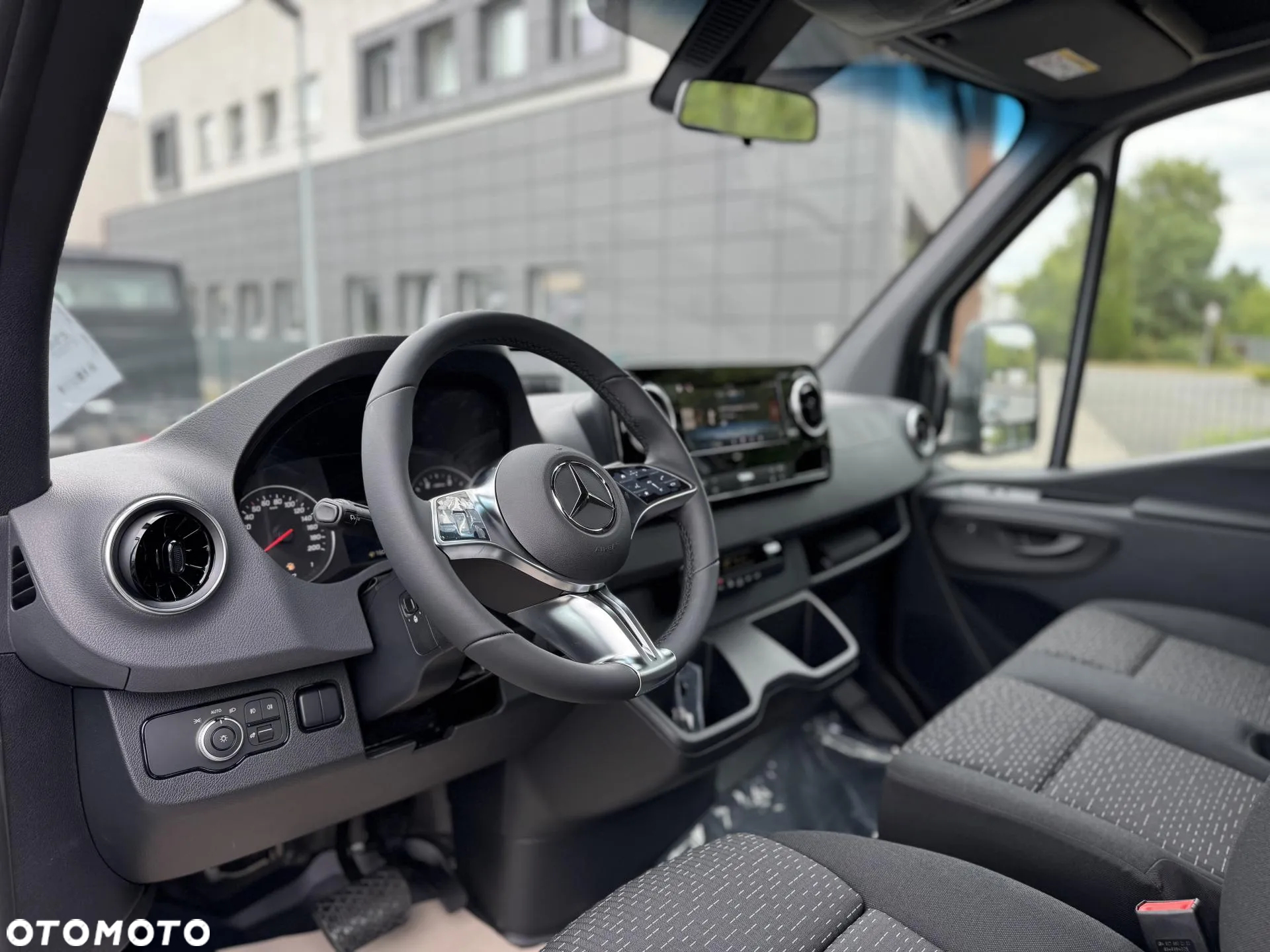 Mercedes-Benz Sprinter - 4