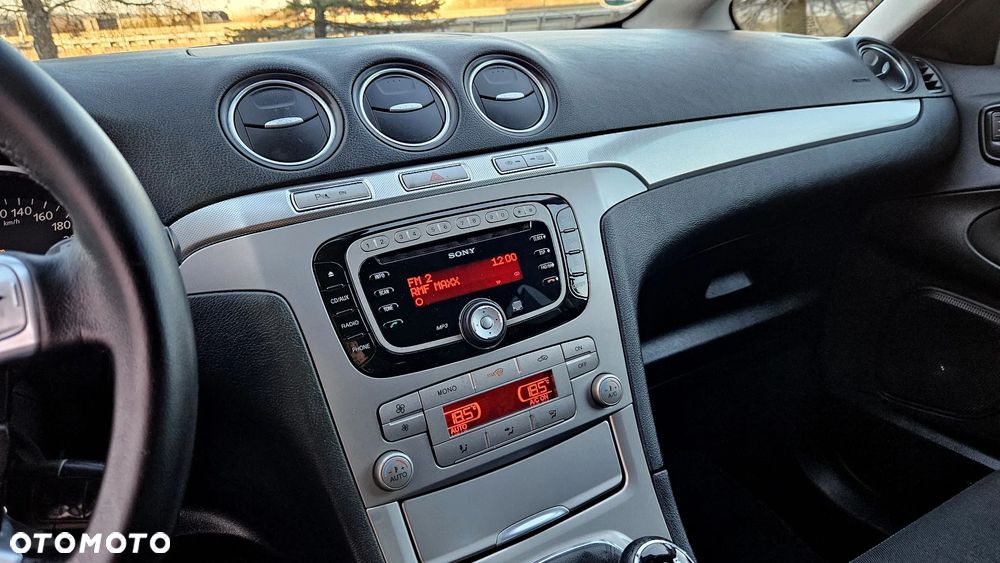 Ford S-Max 2.0 Viva Titanium - 32