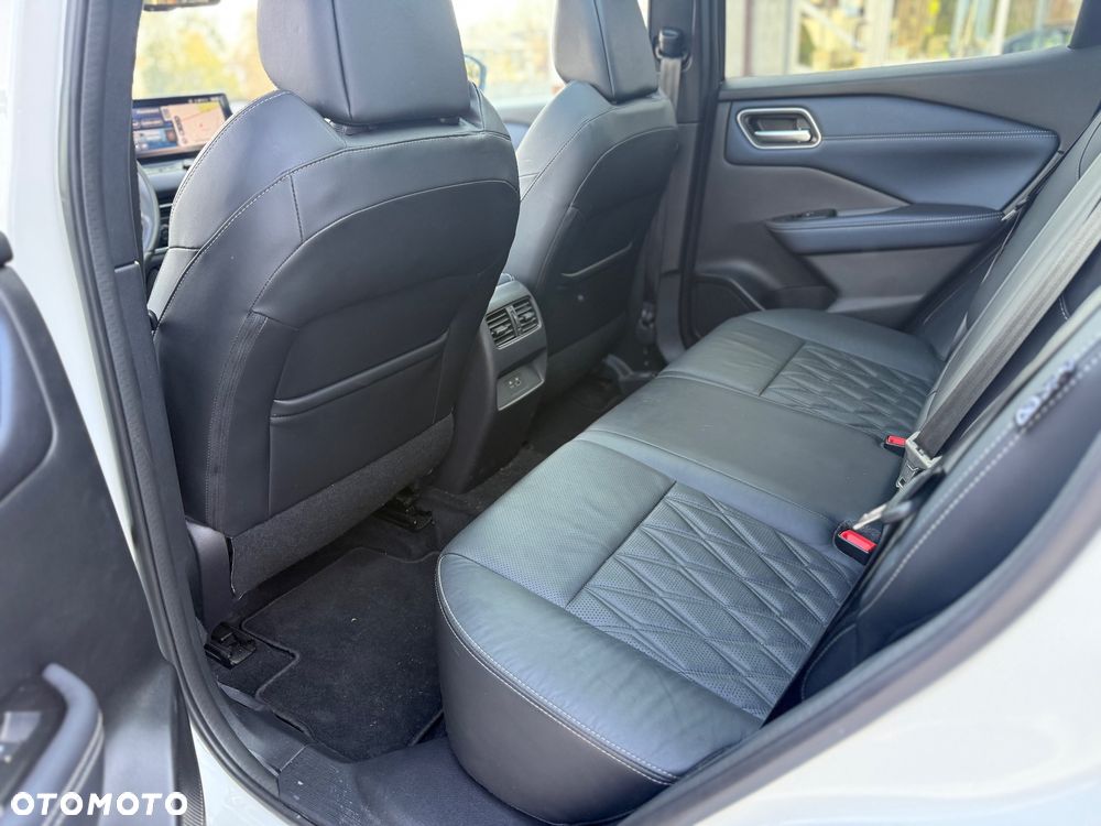 Nissan Qashqai 1.3 DIG-T MHEV 4x4 Tekna+ Xtronic - 17