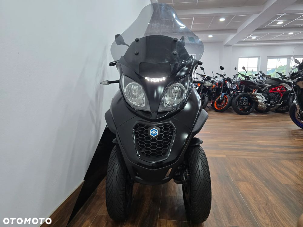 Piaggio MP-3 - 16