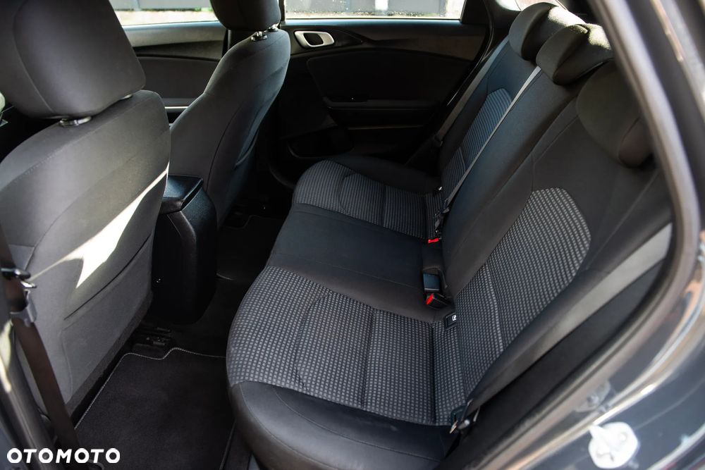 Kia Ceed 1.4 Business Line - 23