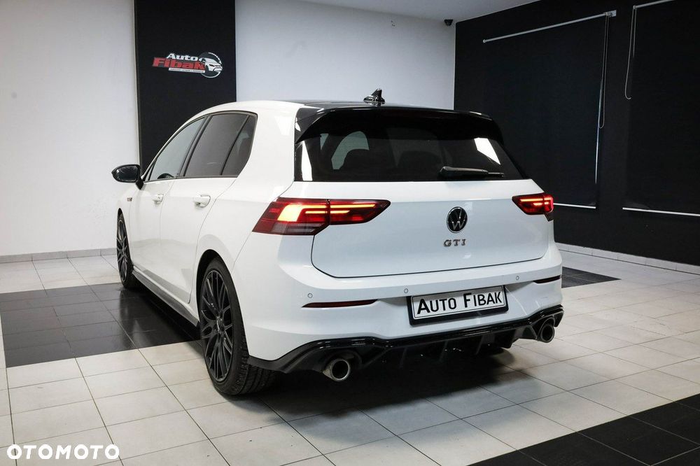 Volkswagen Golf - 9