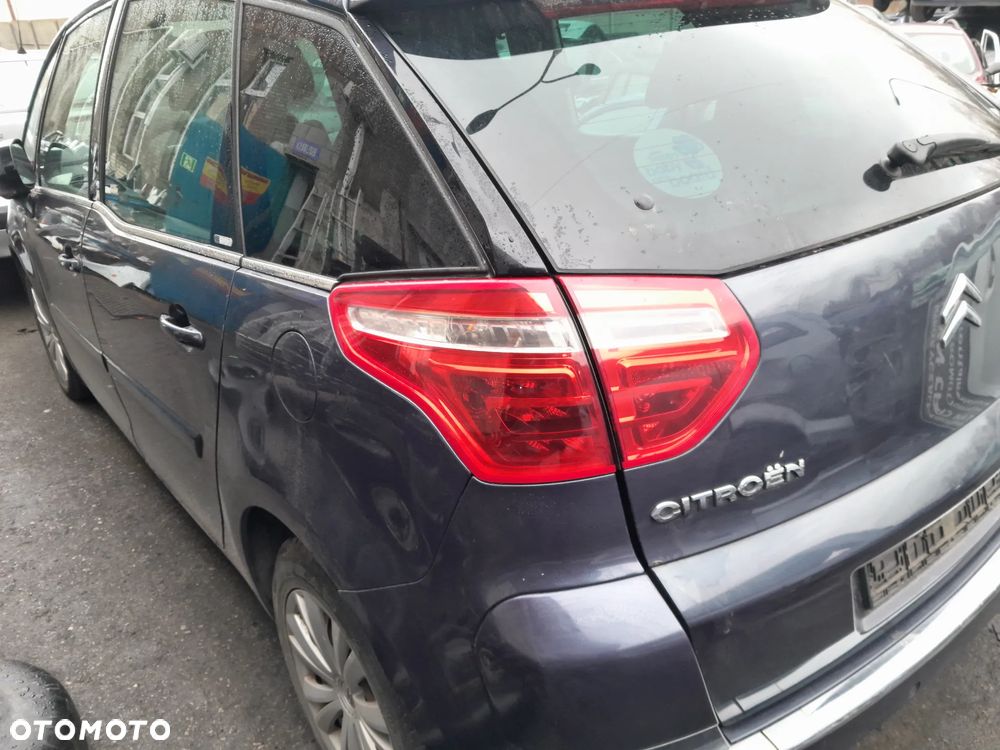 Lampa tylna lewa w błotnik CITROEN C4 Picasso I 06-10r. - 1