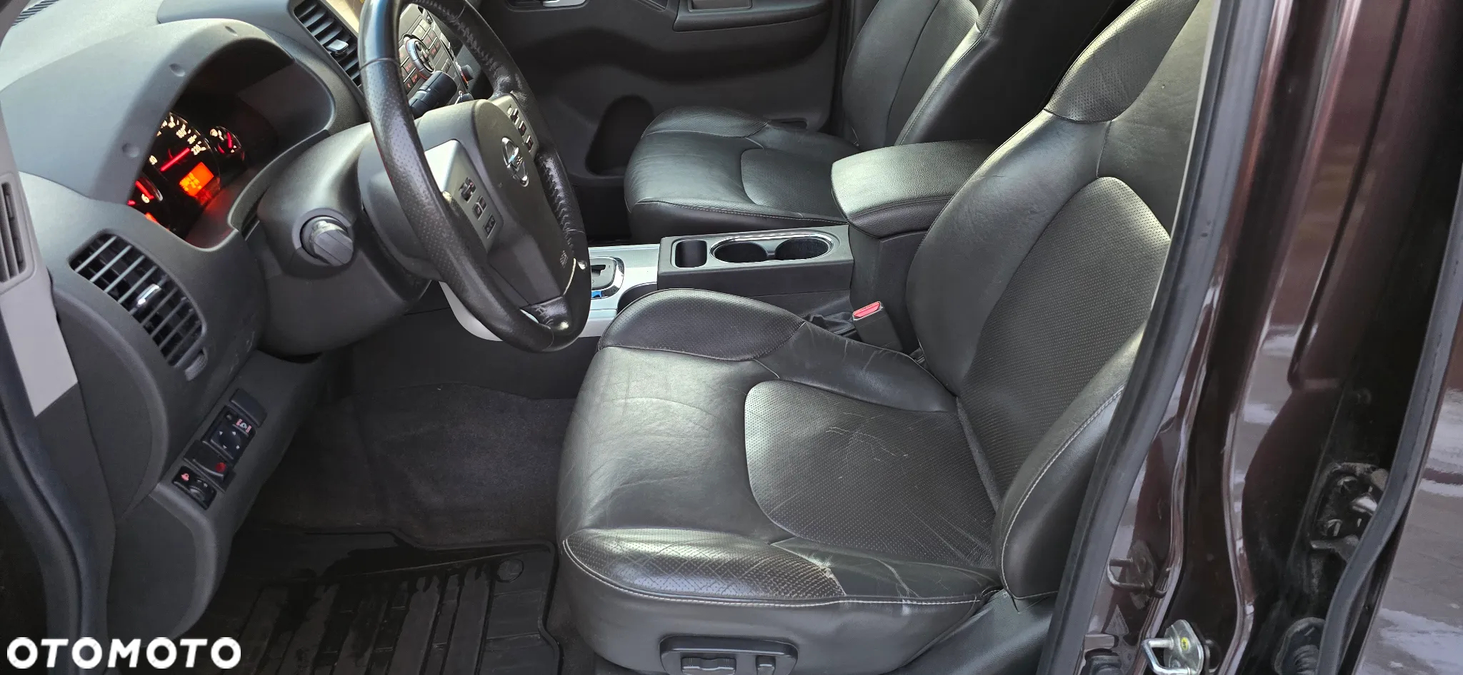 Nissan Navara 3.0 D V6 Platinum Long EU5 - 9