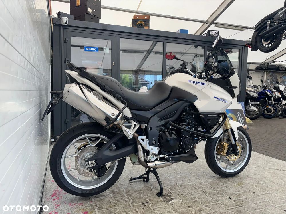 Triumph Tiger - 24