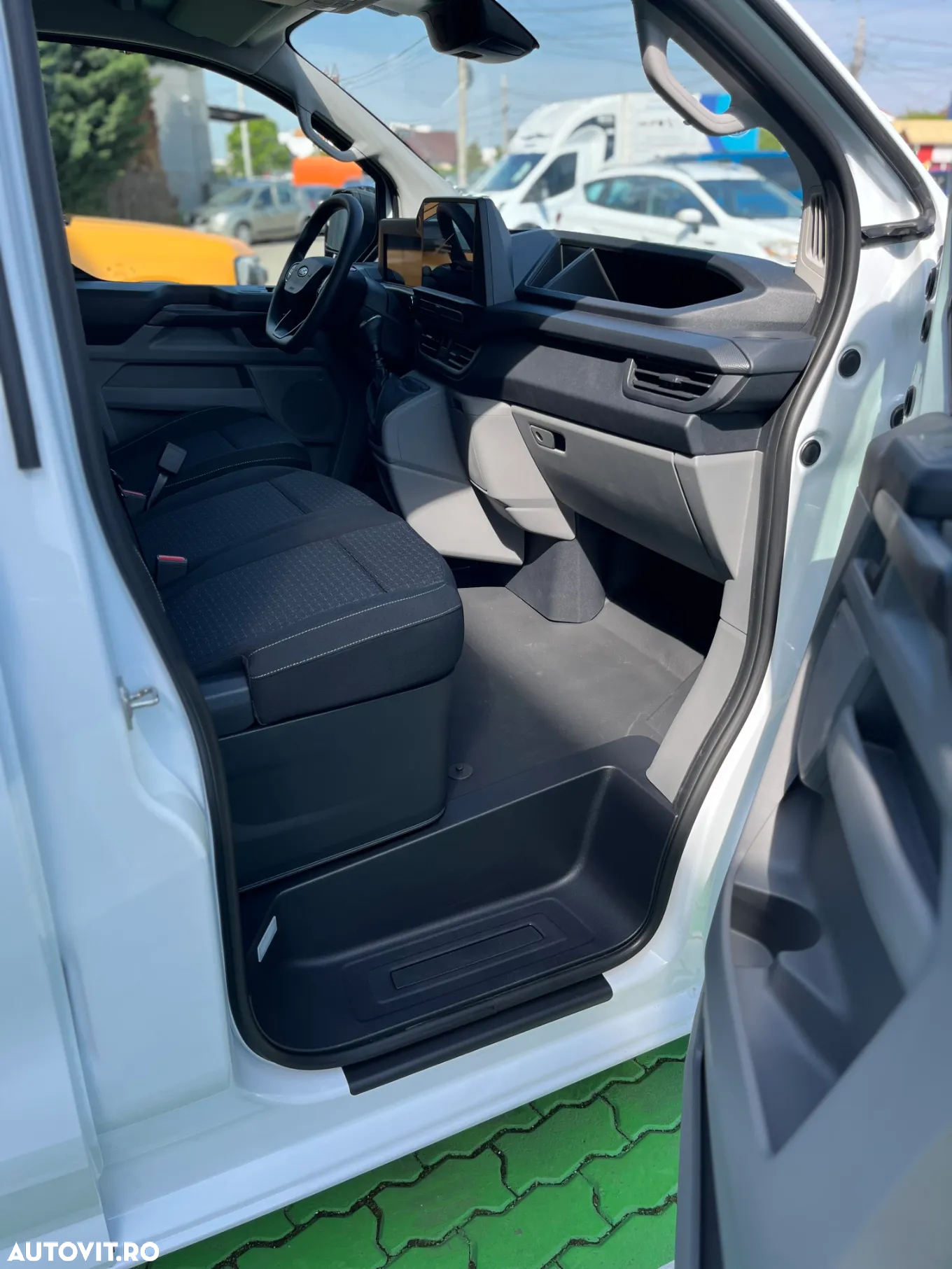 Ford TRANSIT CUSTOM VAN - 15