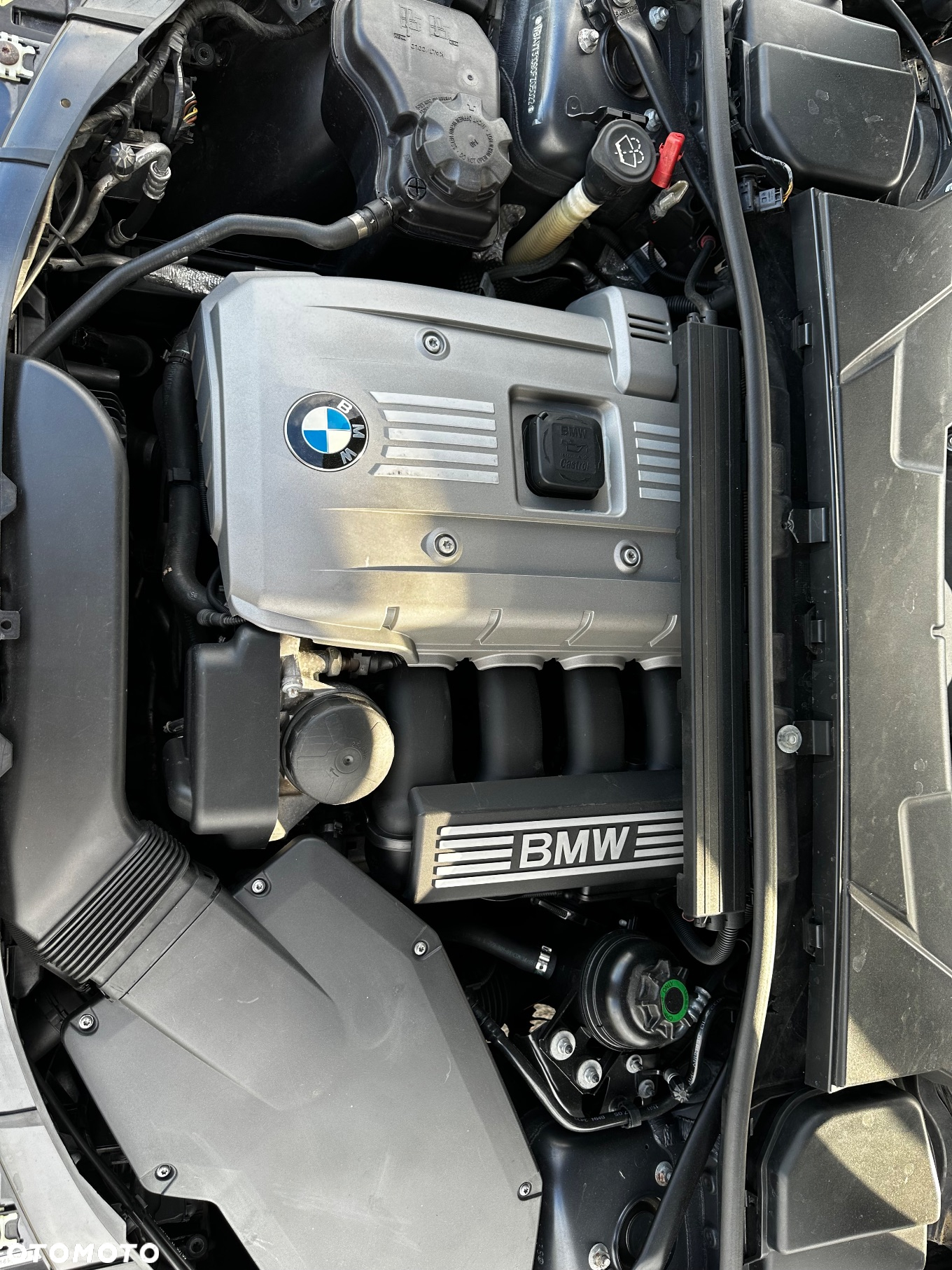 BMW Seria 3 330xi Touring - 16