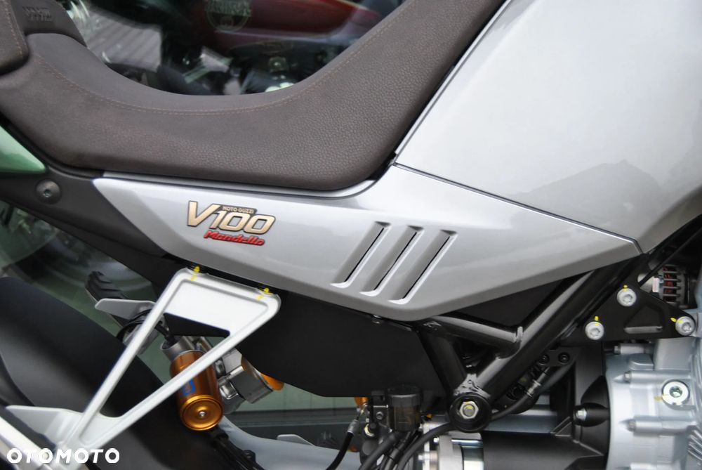 Moto Guzzi V100 Mandello - 20