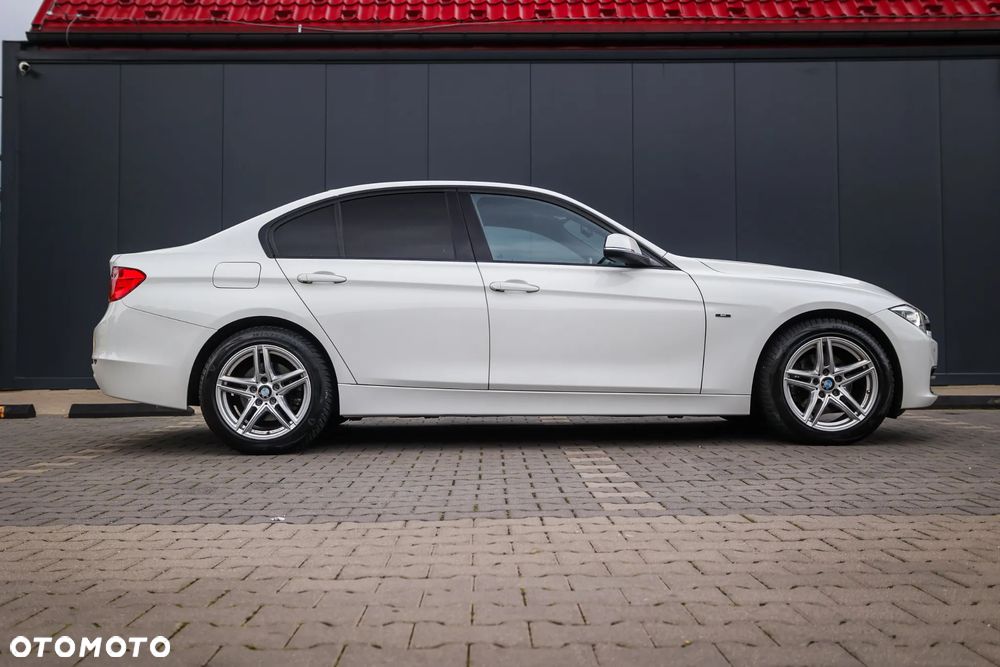 BMW Seria 3 320d xDrive Sport Line - 9
