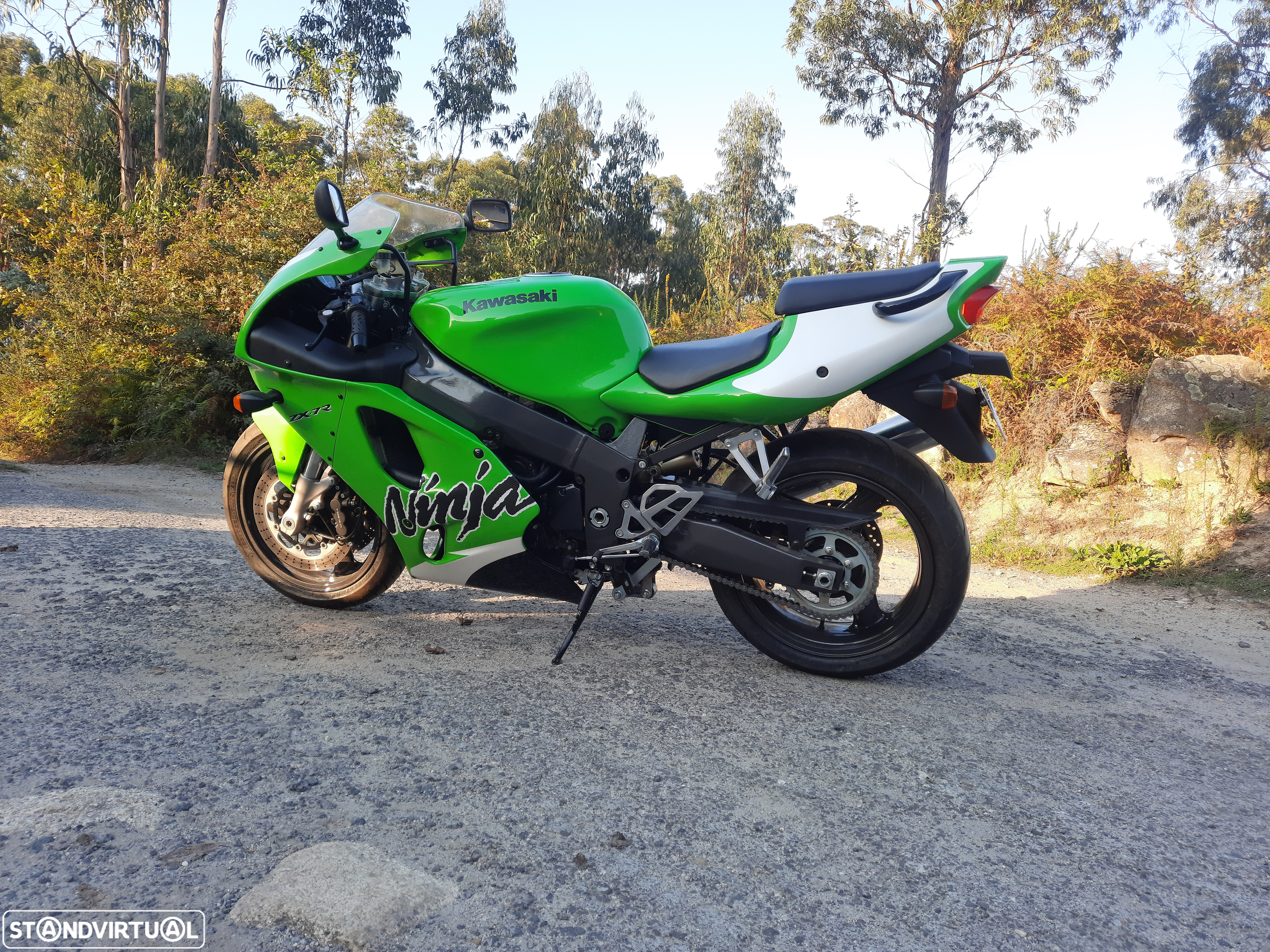 Kawasaki 750 ZX7 R  Aniversário 25 Anos - 7