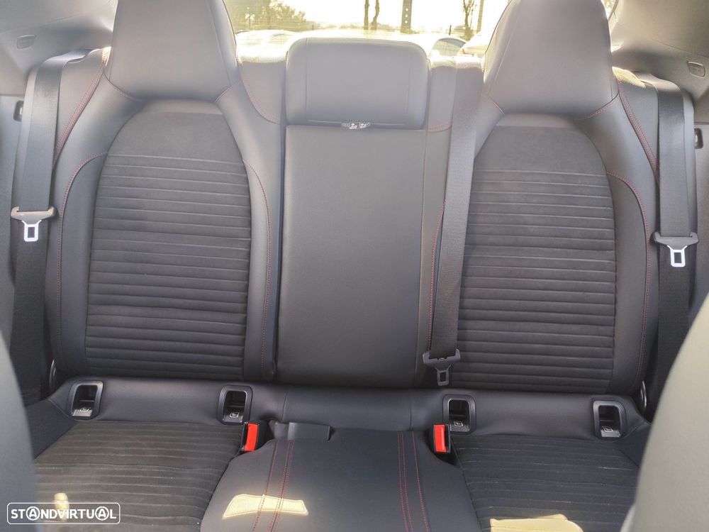 Mercedes-Benz CLA 200 d Urban - 32