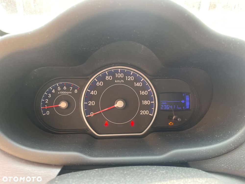Hyundai i10 1.1 Base - 9