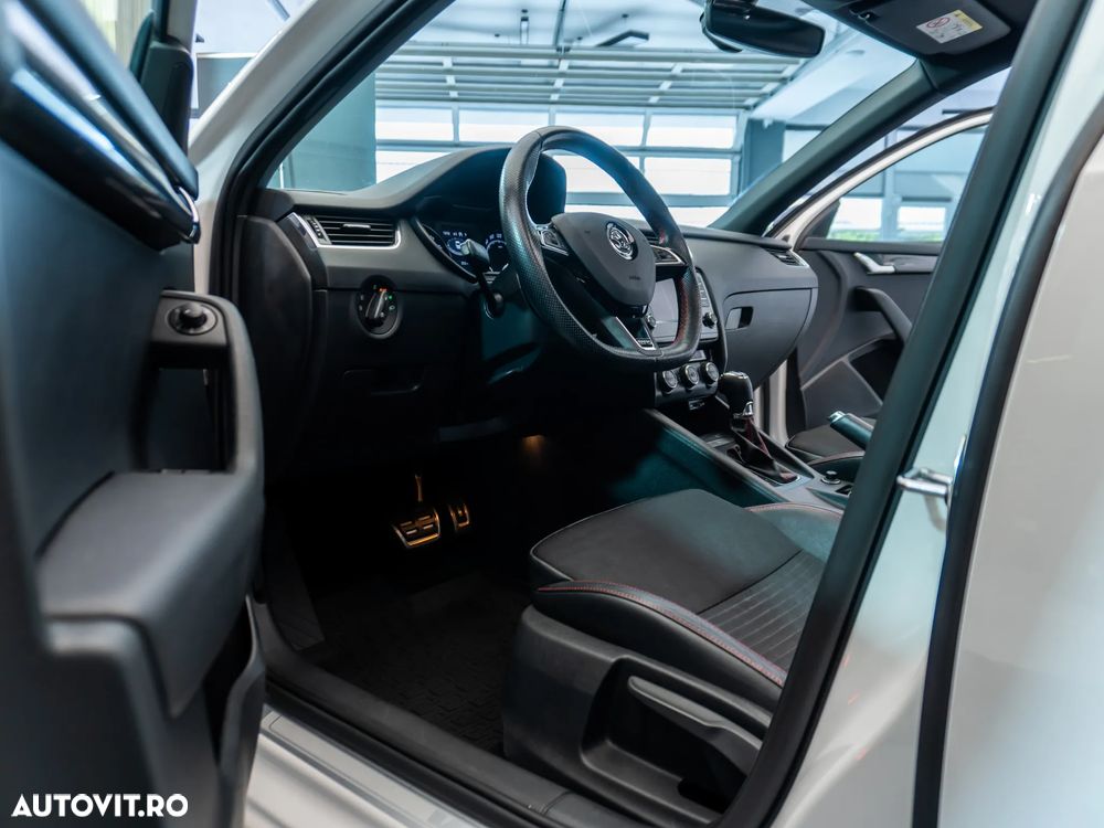 Skoda Octavia 2.0 TDI 4X4 DSG RS - 26