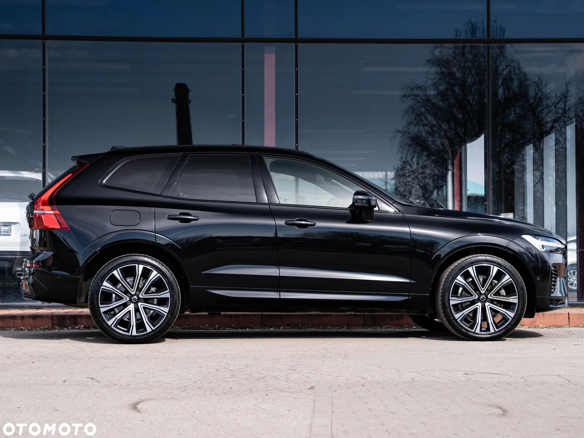 Volvo XC 60 T8 AWD Plug-in Hybrid Ultra Dark - 16