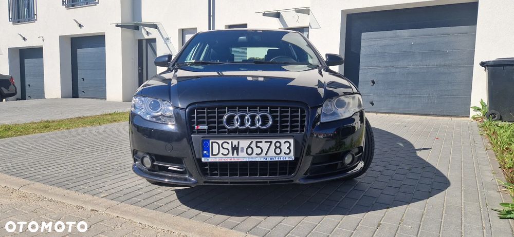 Audi A4 Limousine - 2