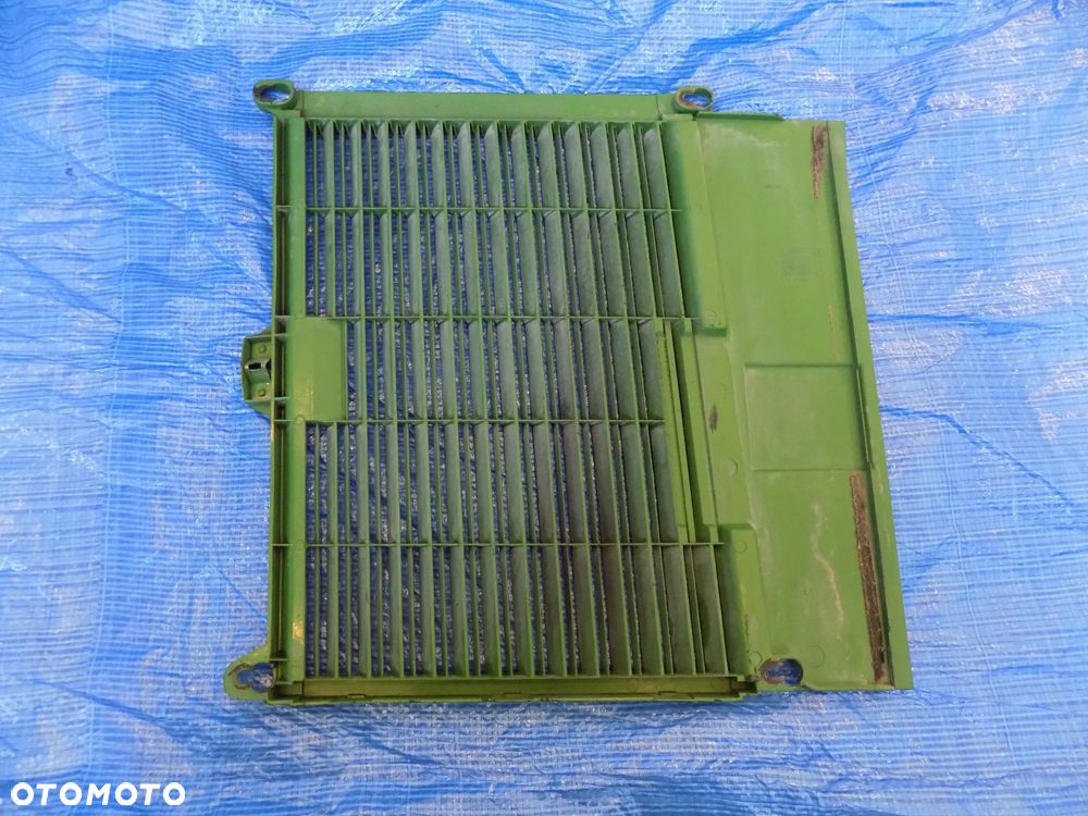 John Deere seria 6000, 6600 6800 6900 osłona boczna silnika maski kratka prawa - 4